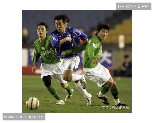 武汉足球队与南京足球队赛后复盘分析双方状态及表现的深度探讨 武汉足球队与南京足球队赛后复盘分析双方状态及表现的深度探讨